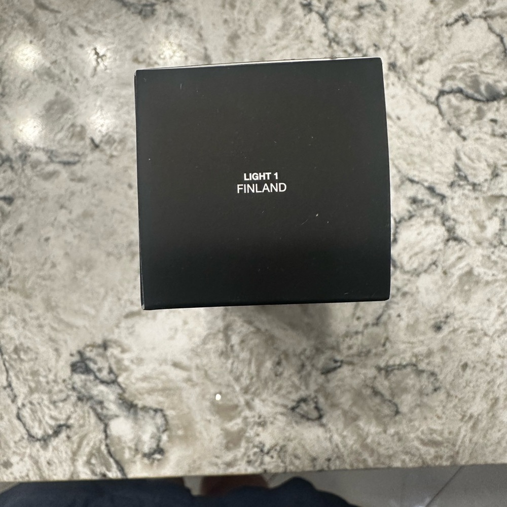NARS Pure Radiant Tinted Moisturizer - NEVER OPENED LIGHT 1 Finland - Picture 2 of 5